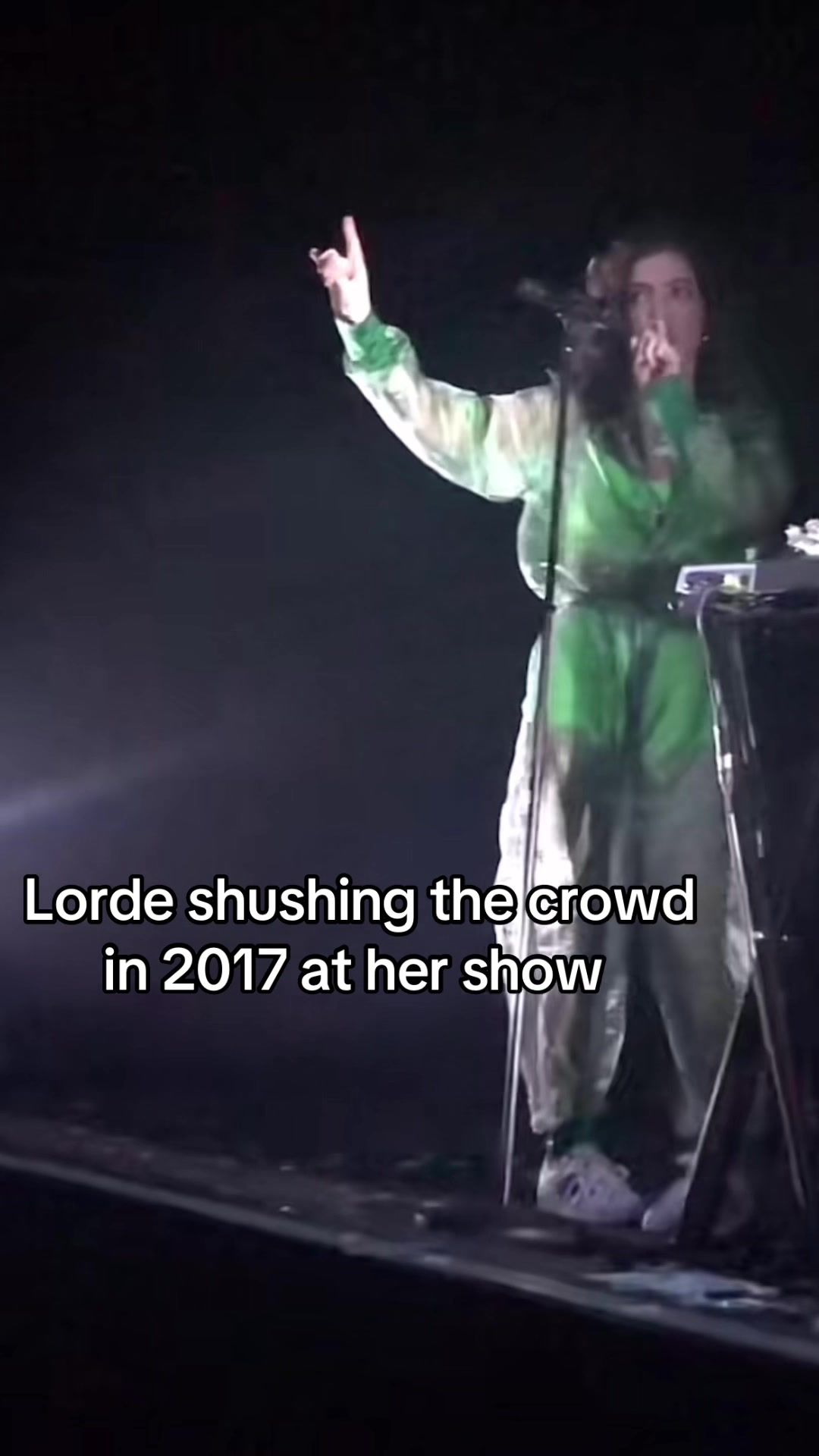 @Lorde Fanpage