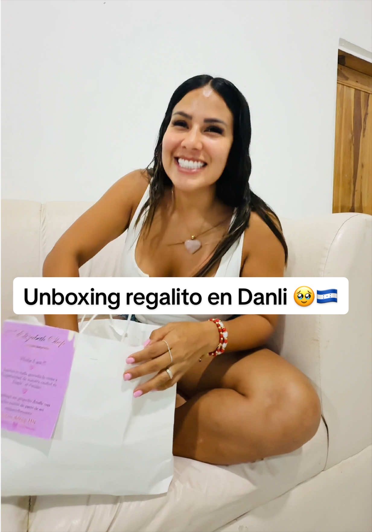 @Laura Rojas🇨🇴💙🩵🤍🌋 🏝️