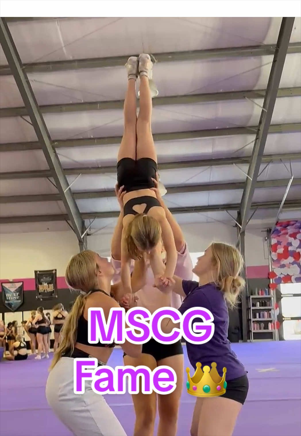 @ItsMiniEllie ⭐
