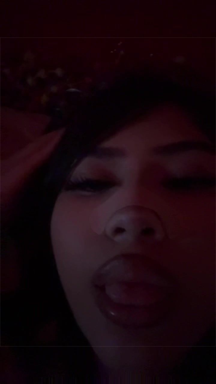 @>,..,<
