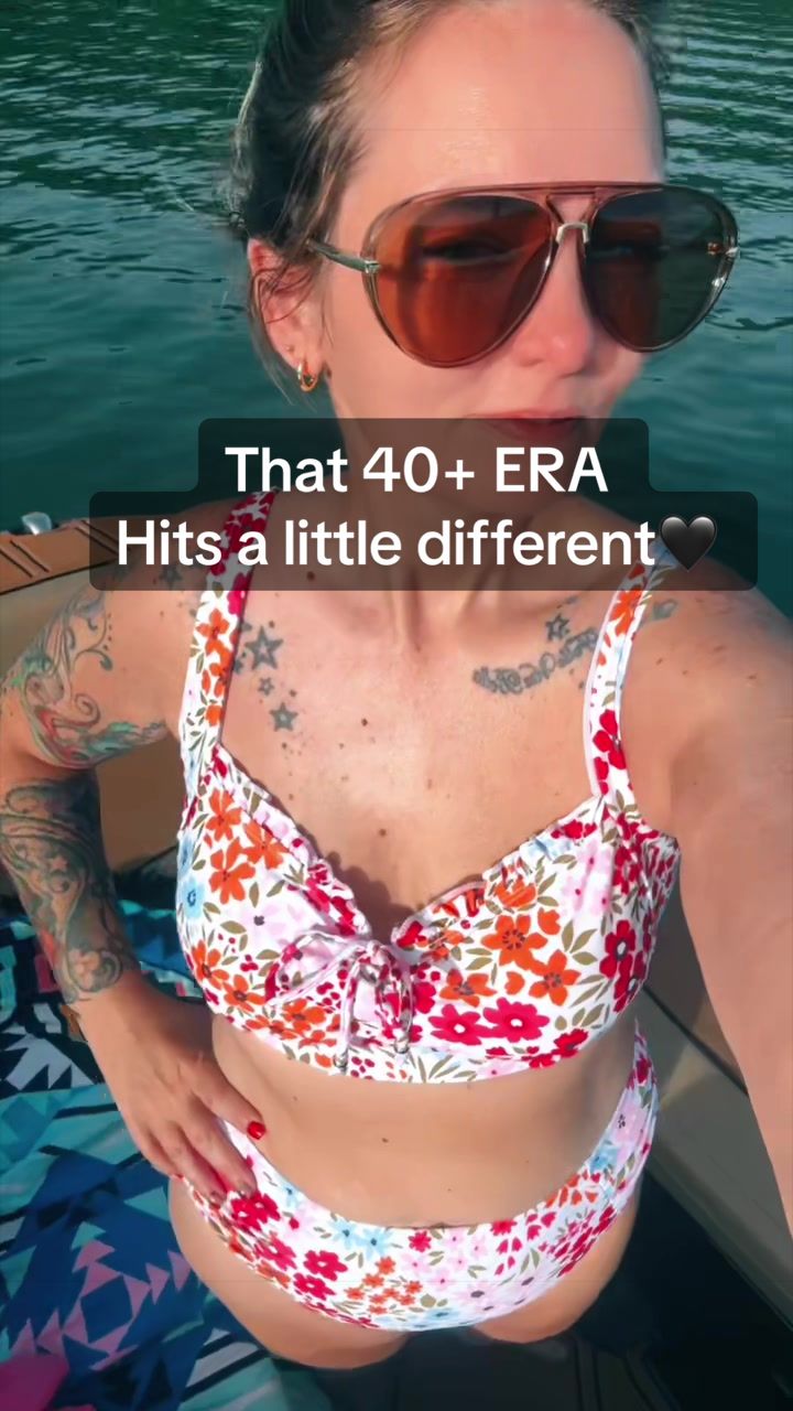 @DeeHive🖤| 40+ ERA