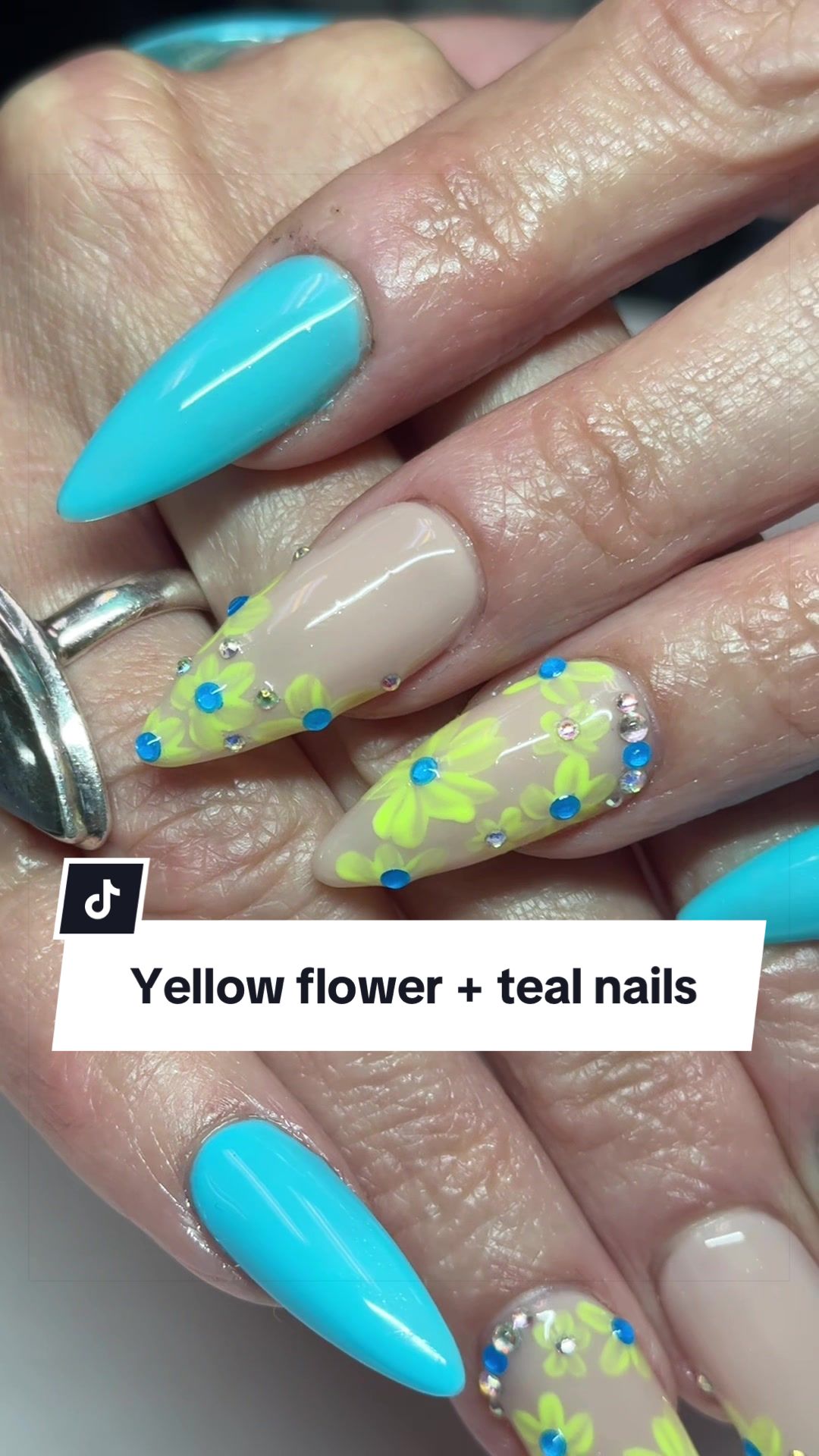 @Gao | MN, Nail Artist