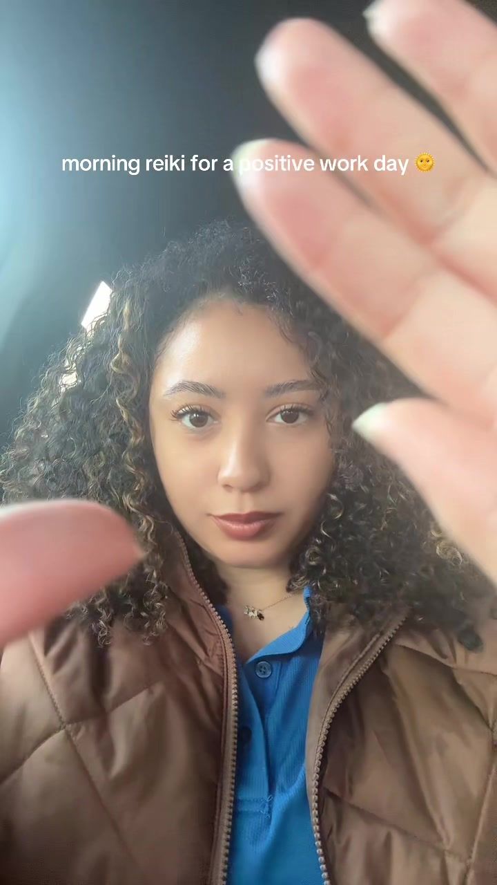 @AlyssaWhispersAsmr