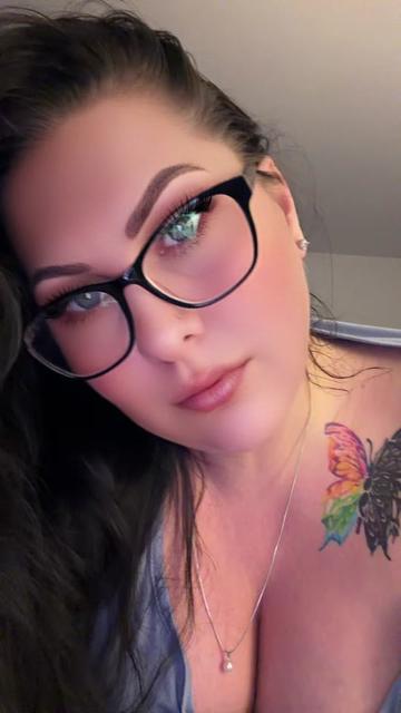 @CurvyCutie2018
