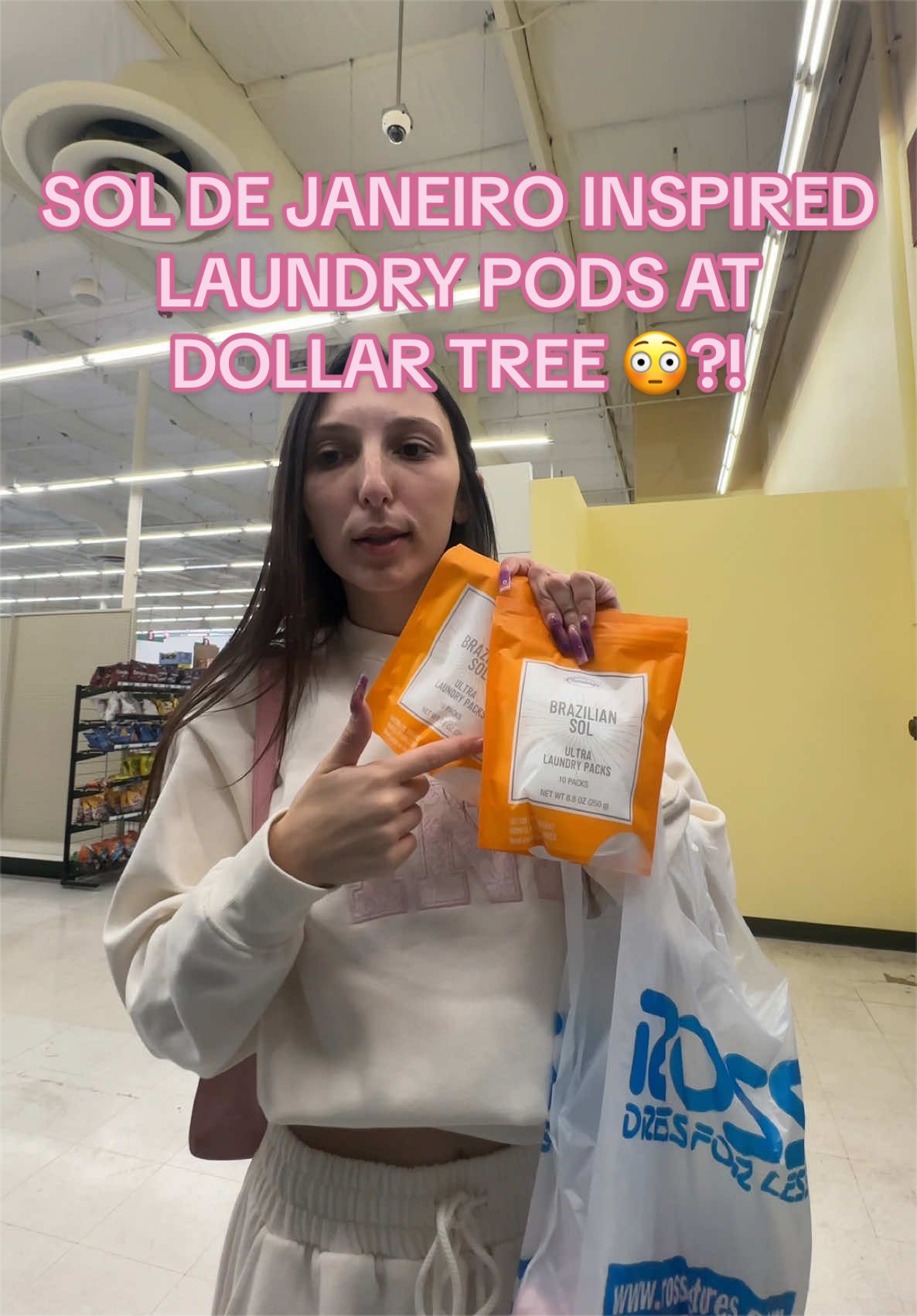 @ItsAlexisSimone