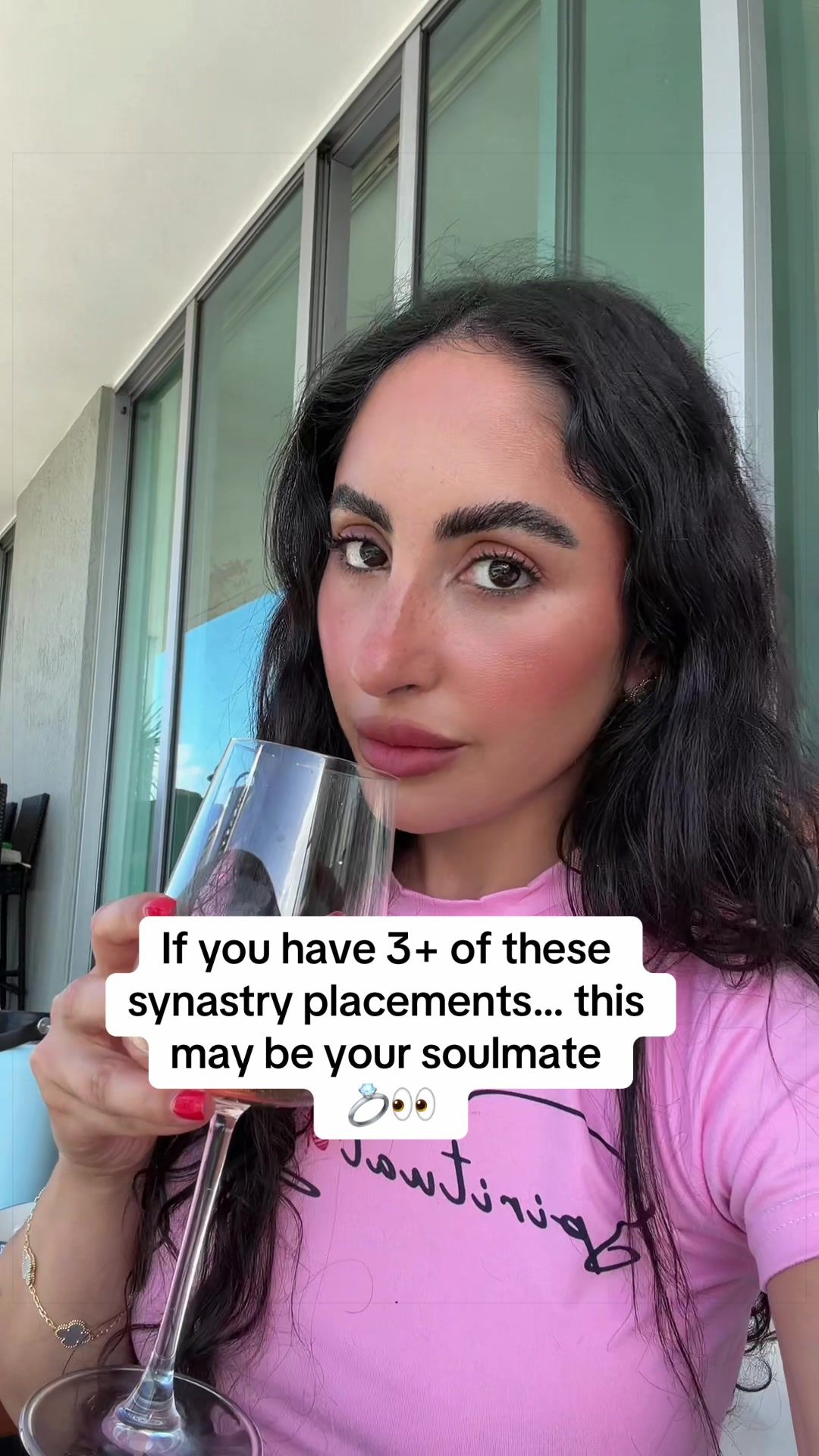 @Camila Regina 🐝