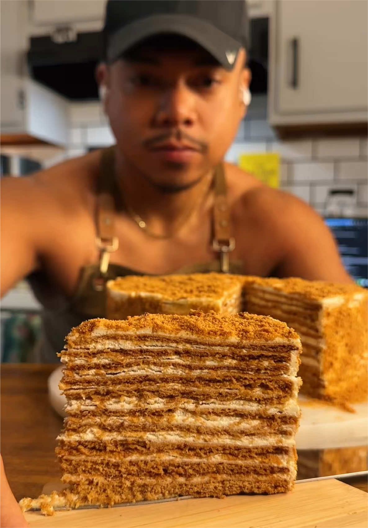 @theshirtlesshomebaker