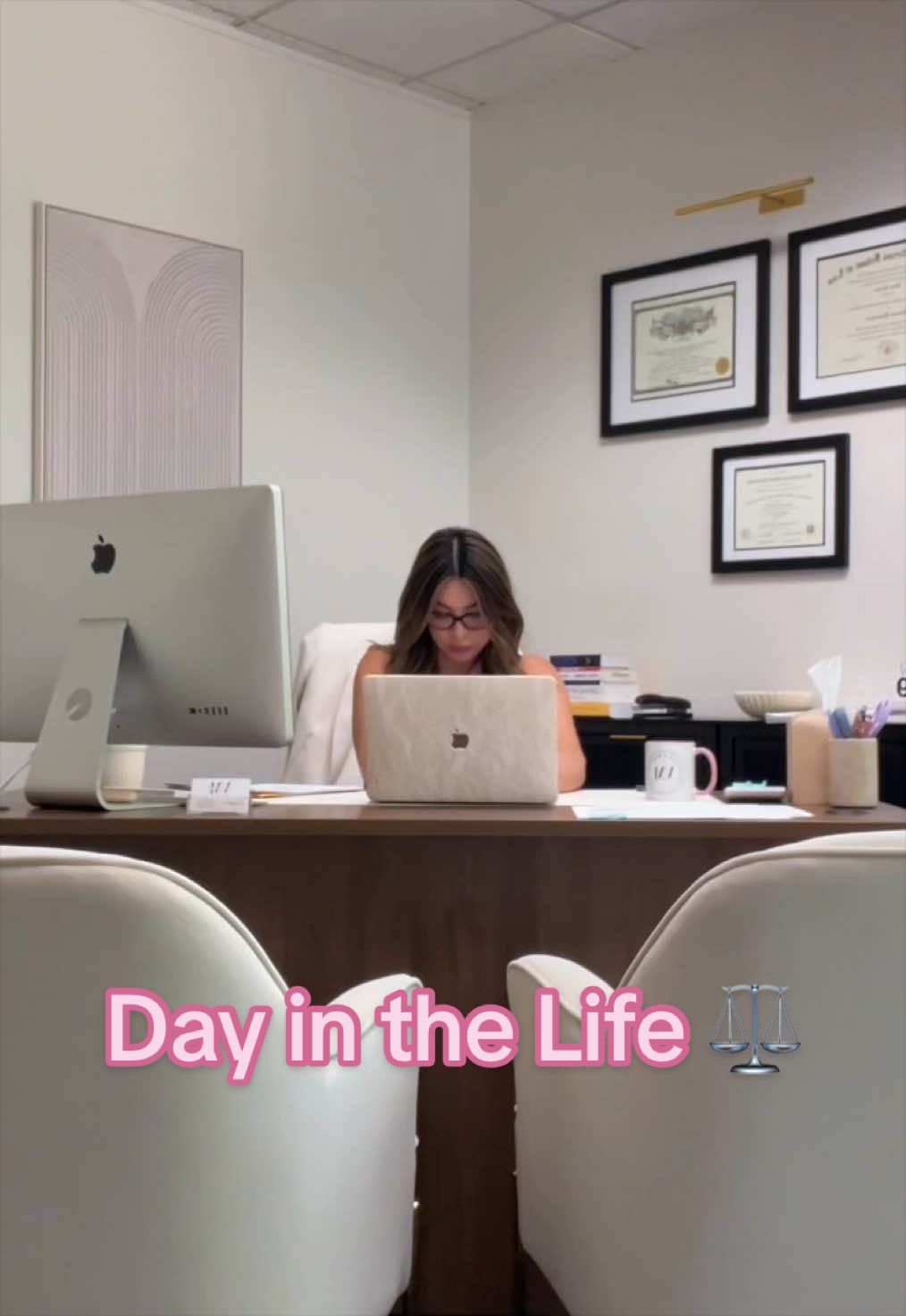 @Vanessa | Latina Lawyer
