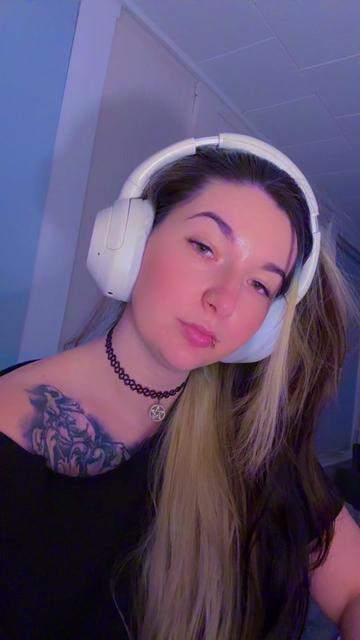 @Witchyb666๐ค