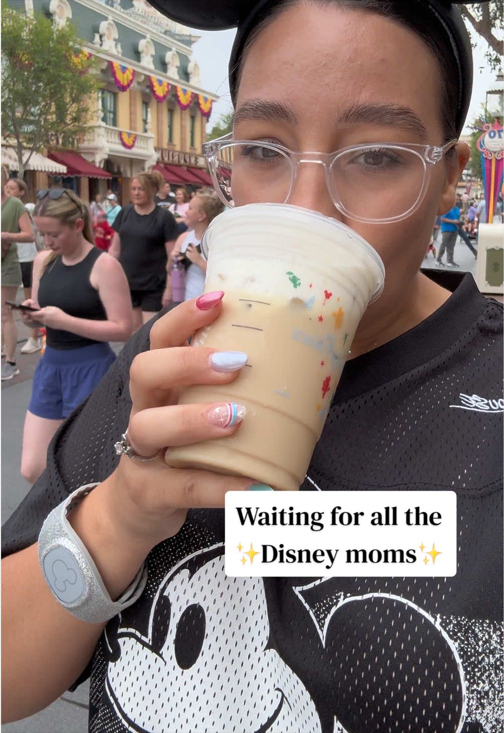 @A M B E R | Travel Agent 🏰🐭✨
