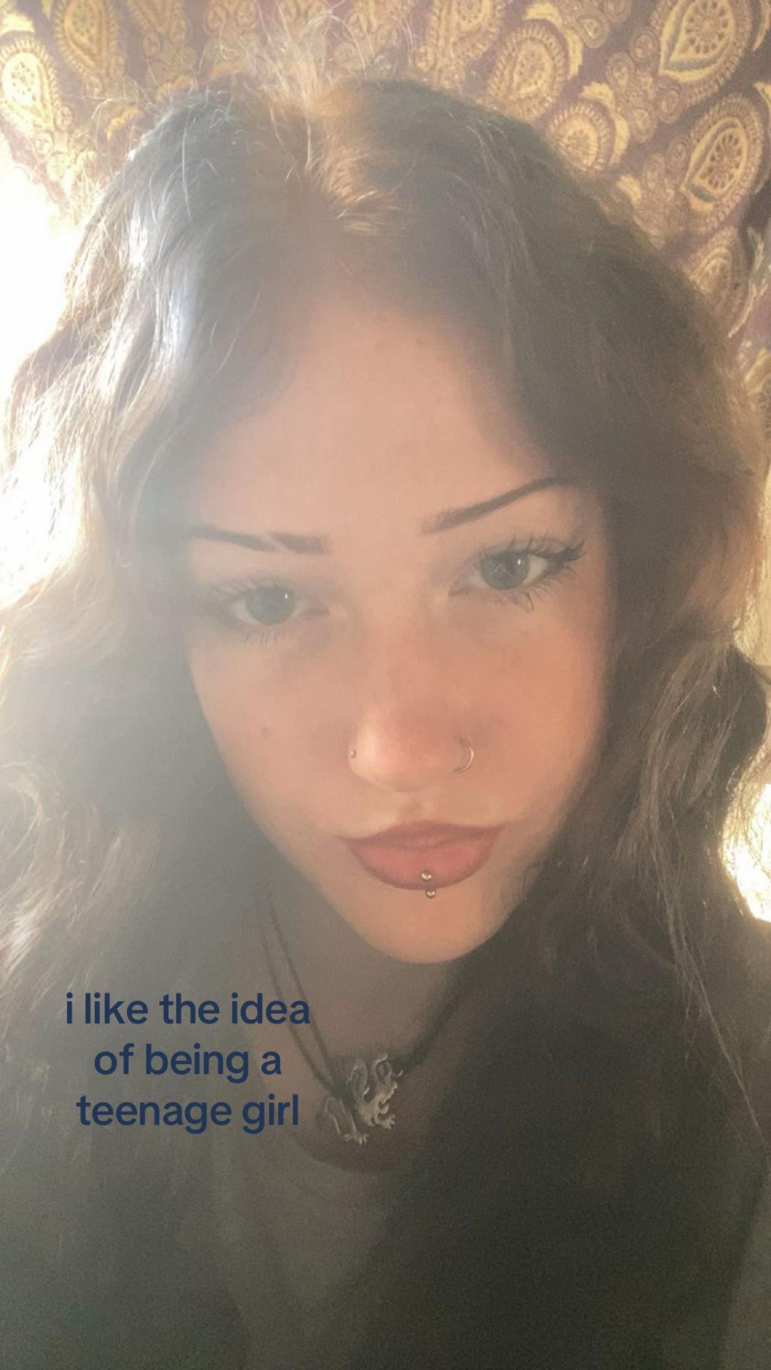 @_perksofawallflower