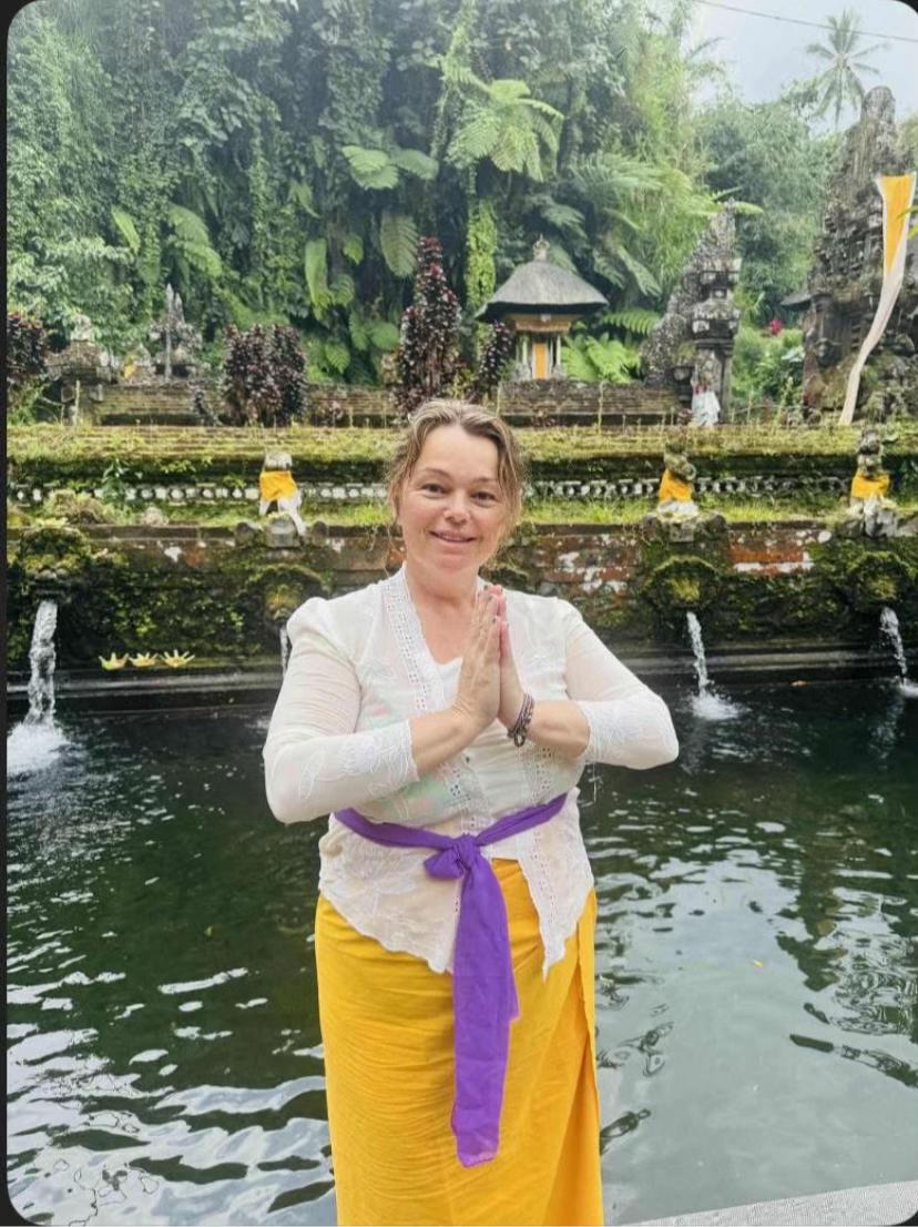 @Miss Kelly - Psychic Medium 🦋