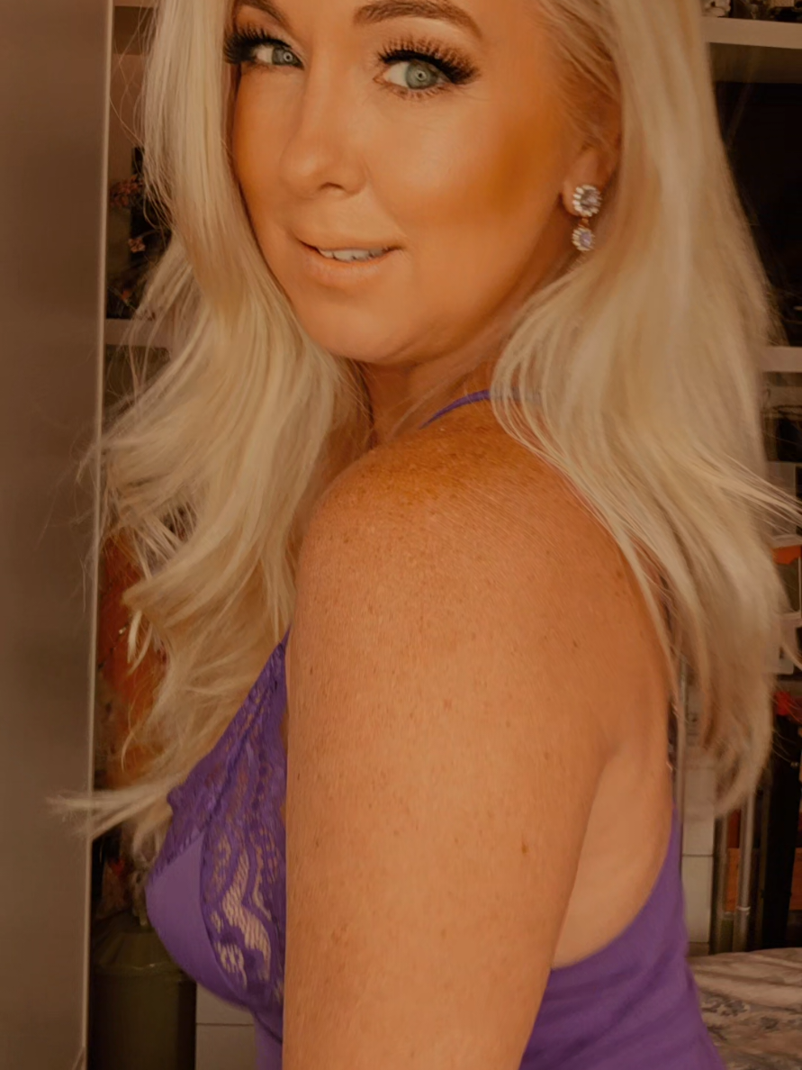@Tonyaland12/naughtytonya12