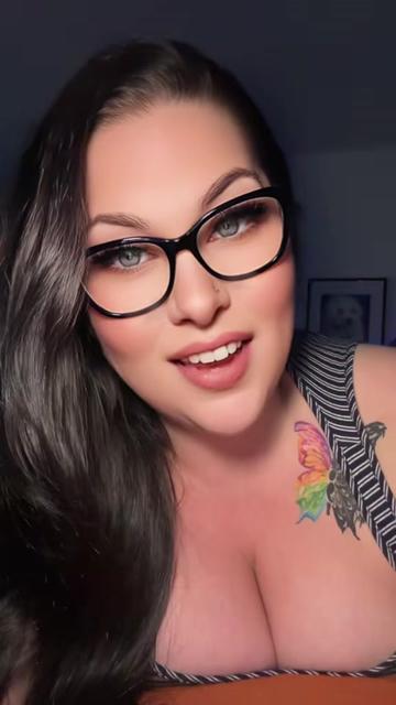 @CurvyCutie2018