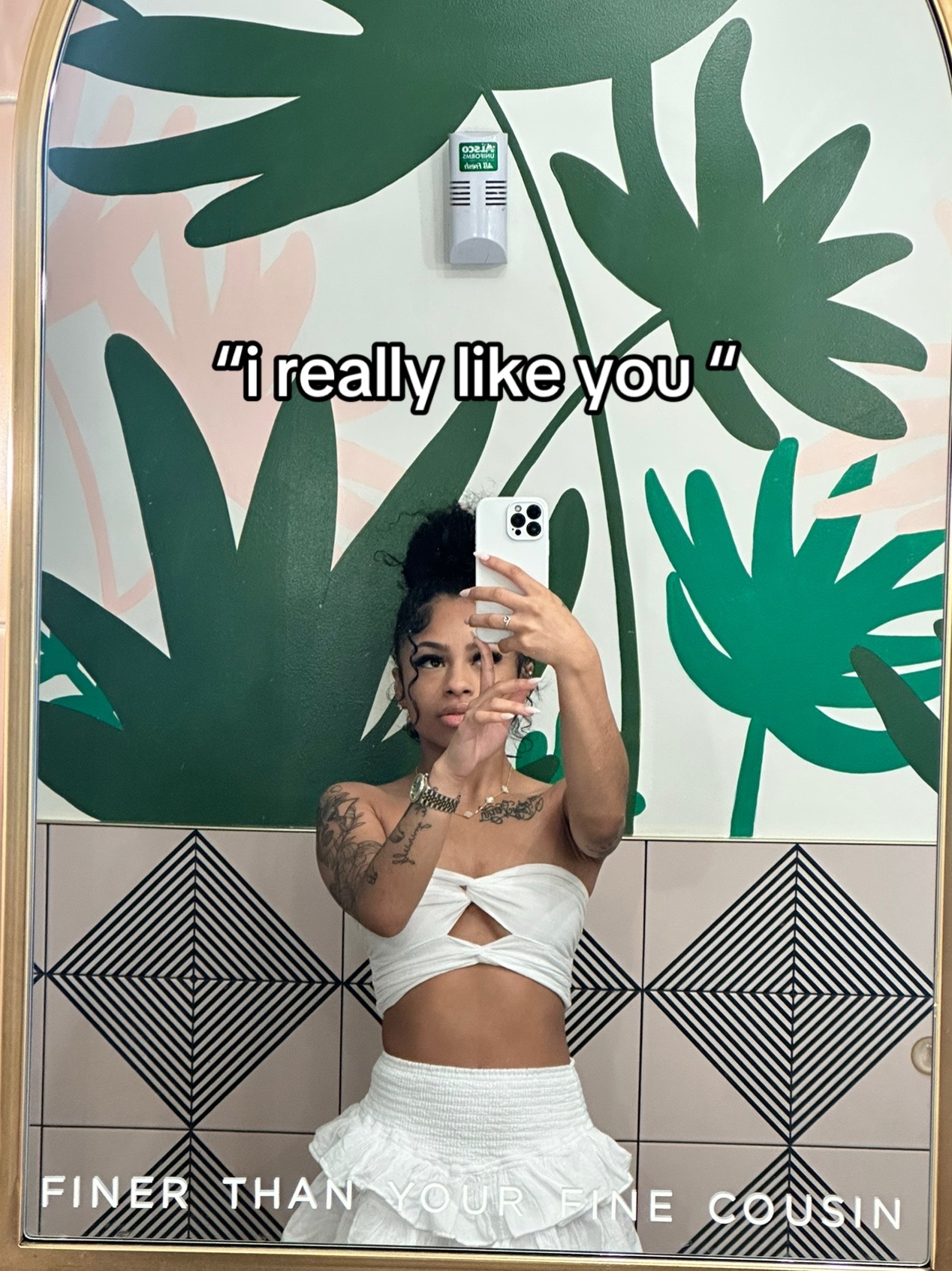 Nadia J (@notnadiajocelyn) - Urlebird