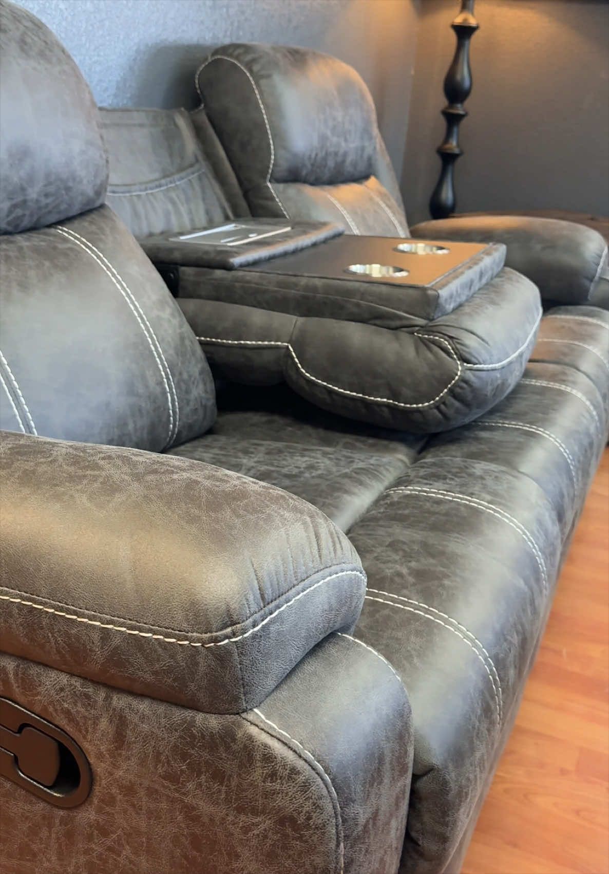 @RusticFurnitureDepot