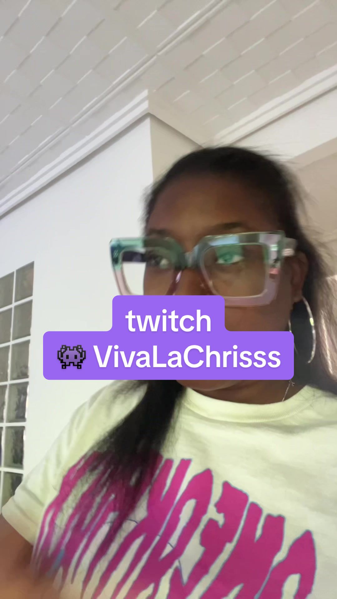 @Chris✨ @vivalachris_