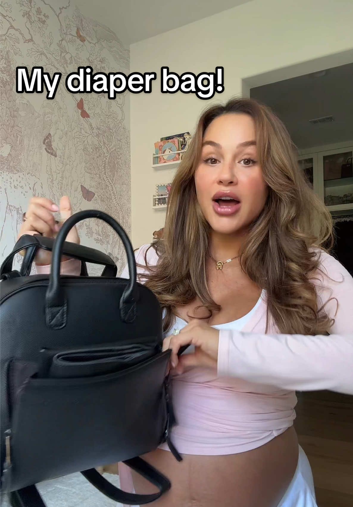 @Ana Cheri