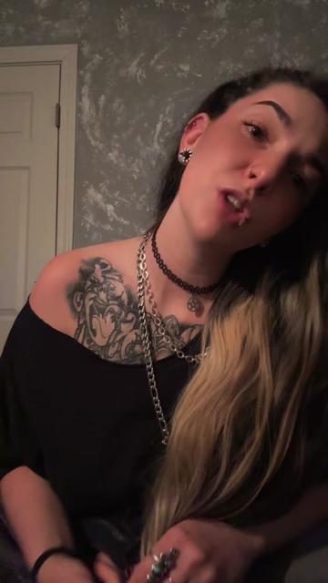 @Witchyb666🖤