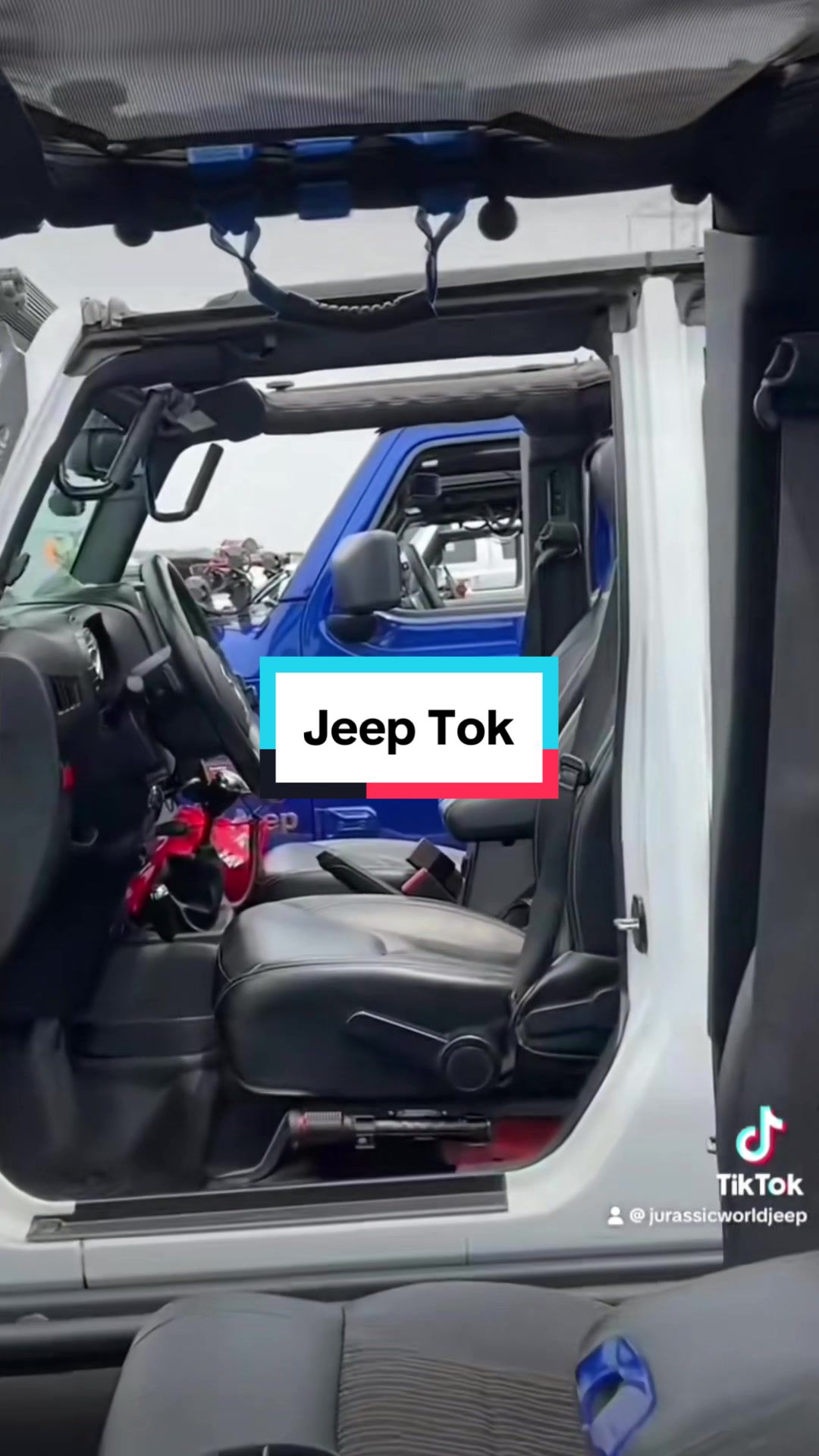 @The Jurassic World Jeep