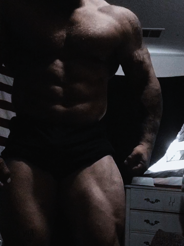 @Flesh_artist_1985