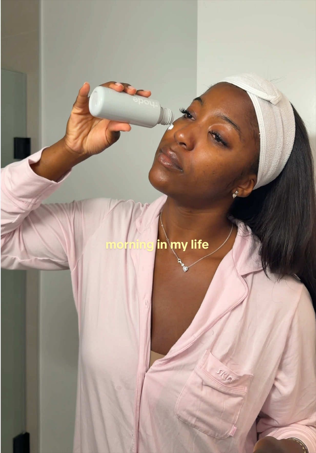 @mo