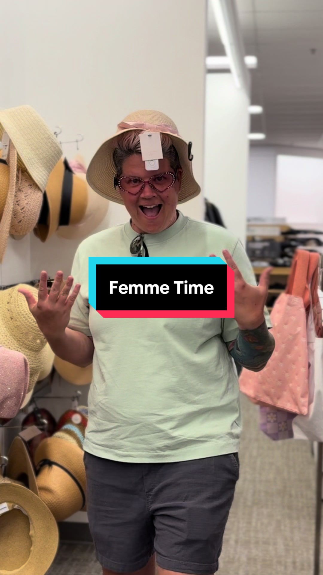 @Megan married Meagan 🏳️&zwj;🌈