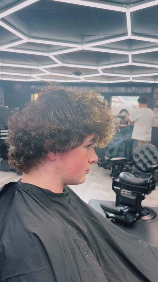 @wolfthebarber815