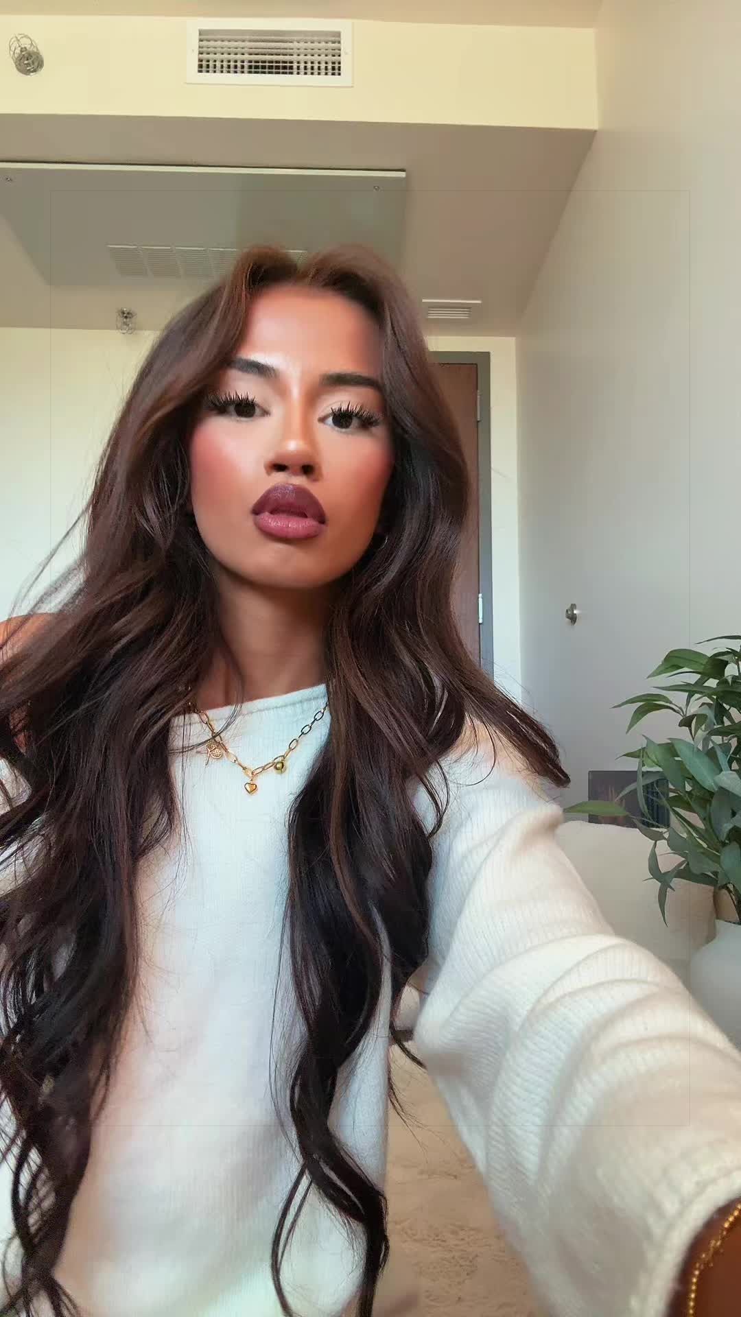 @noraisasillygal