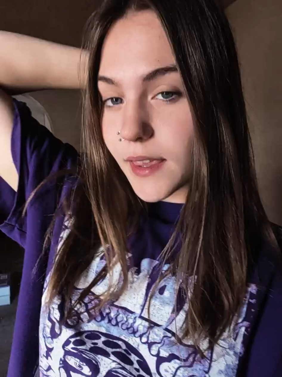 @Sierra || Violet's mommy 🩷