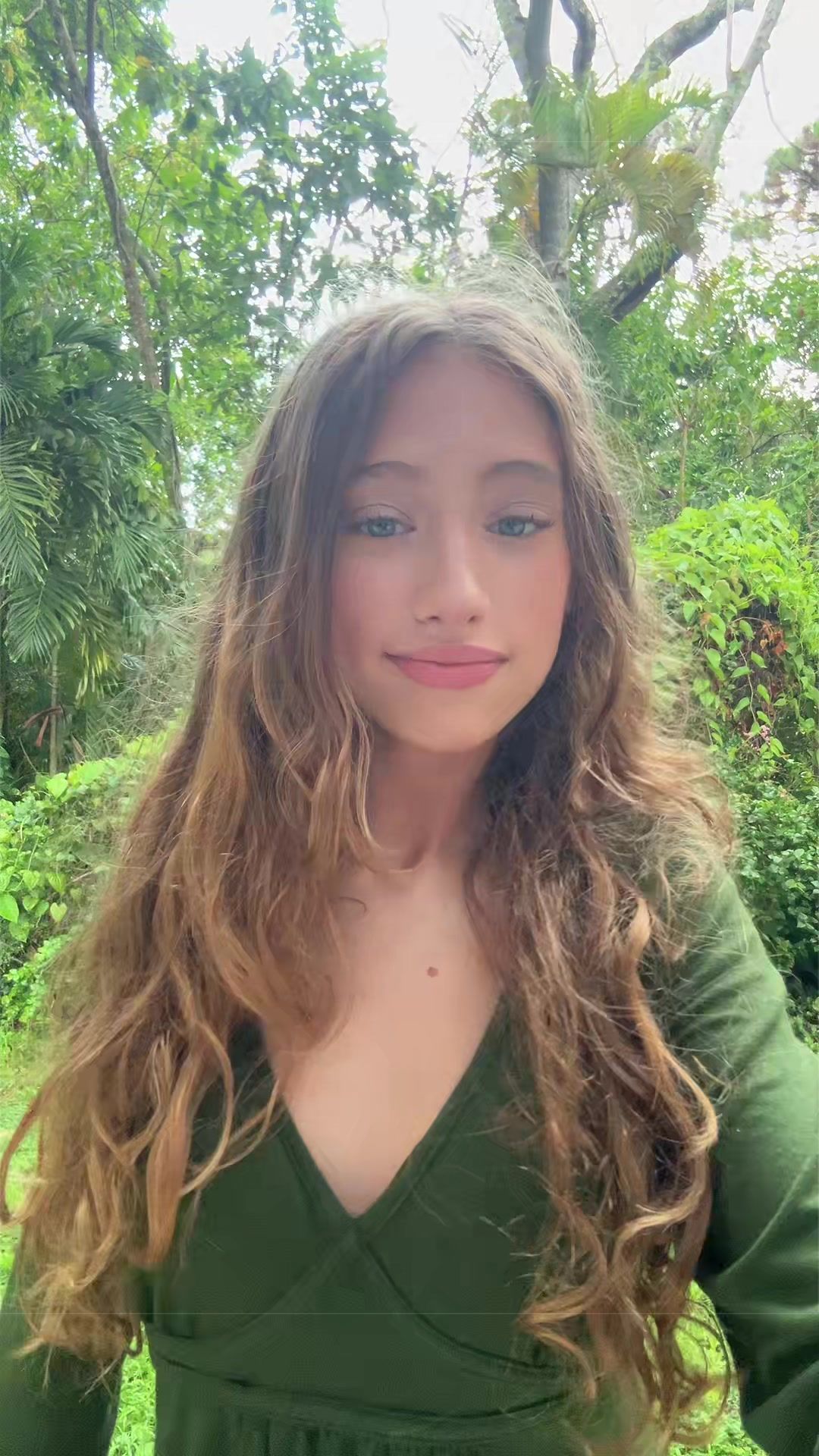 @𝐸𝓈𝓉𝒽𝑒𝓇 𝐹𝓇𝒶𝓎𝒹𝒶 🧁