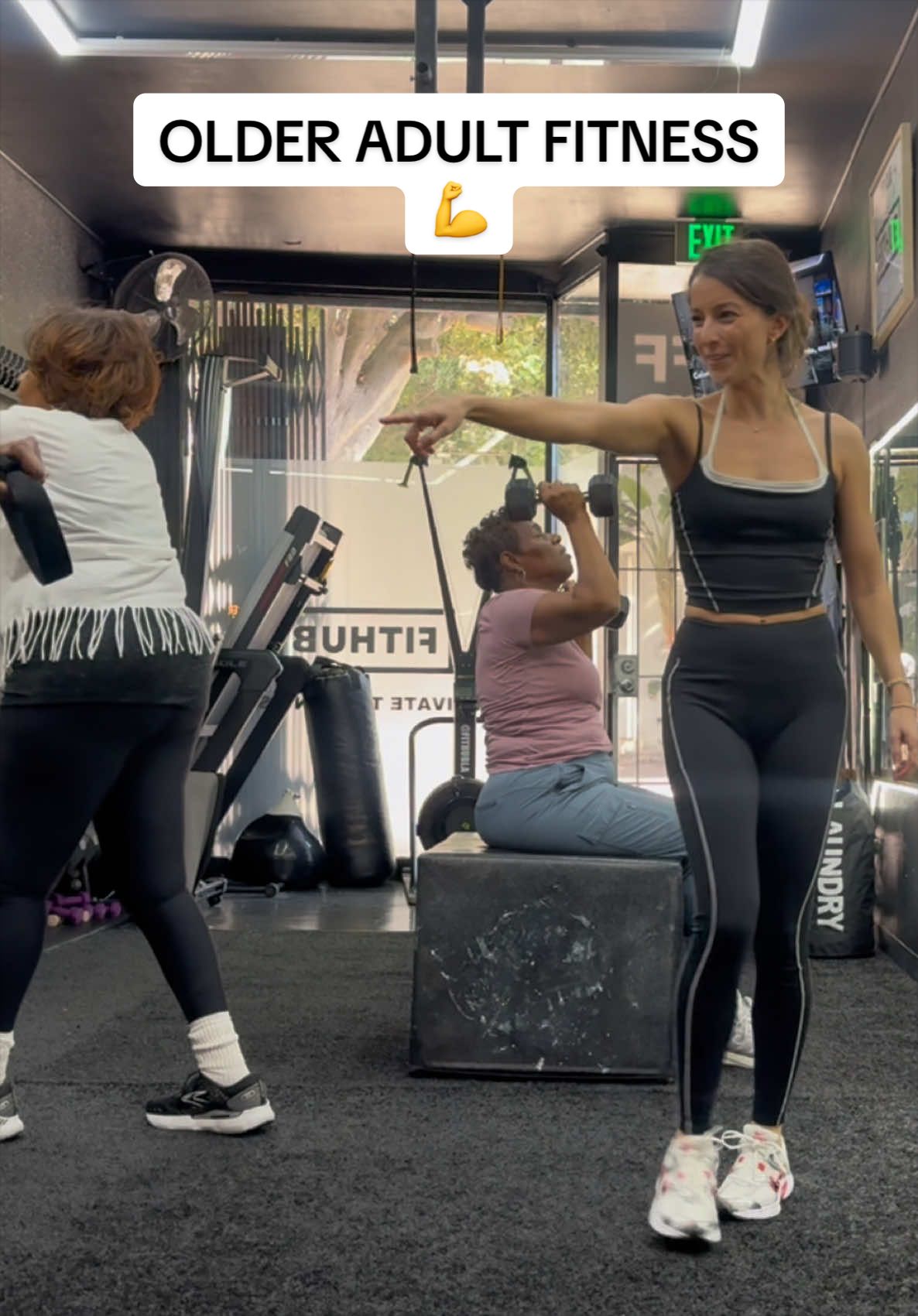 @Kiara Burns I Fitness + 🐈