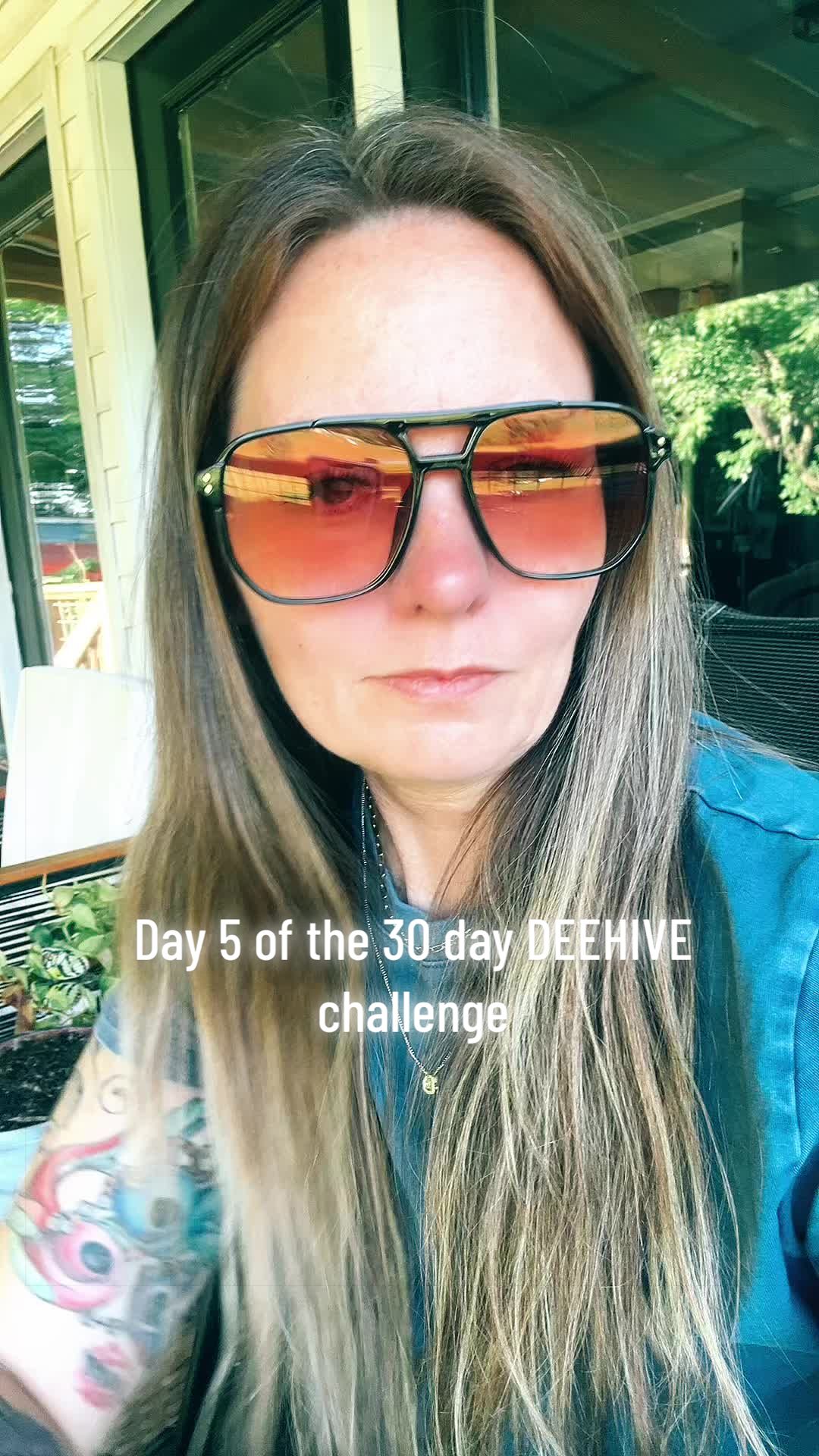 @DeeHive | Relatable Lifestyle