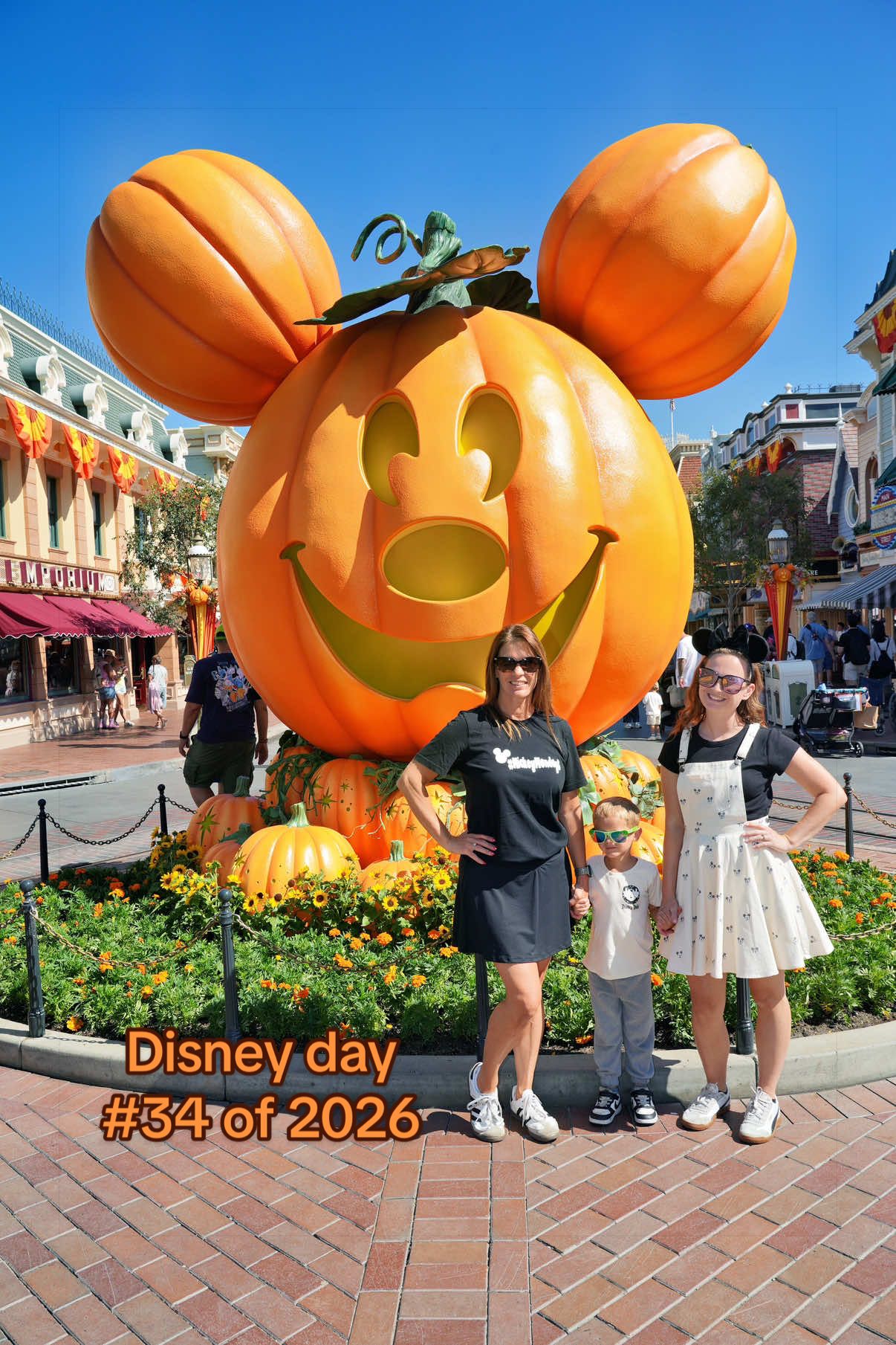 @Mickeymondaymoms