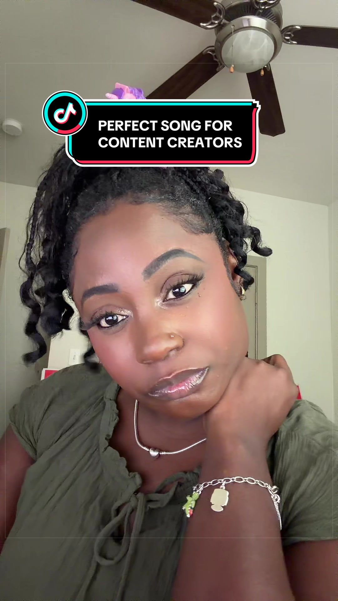 @MsTee_