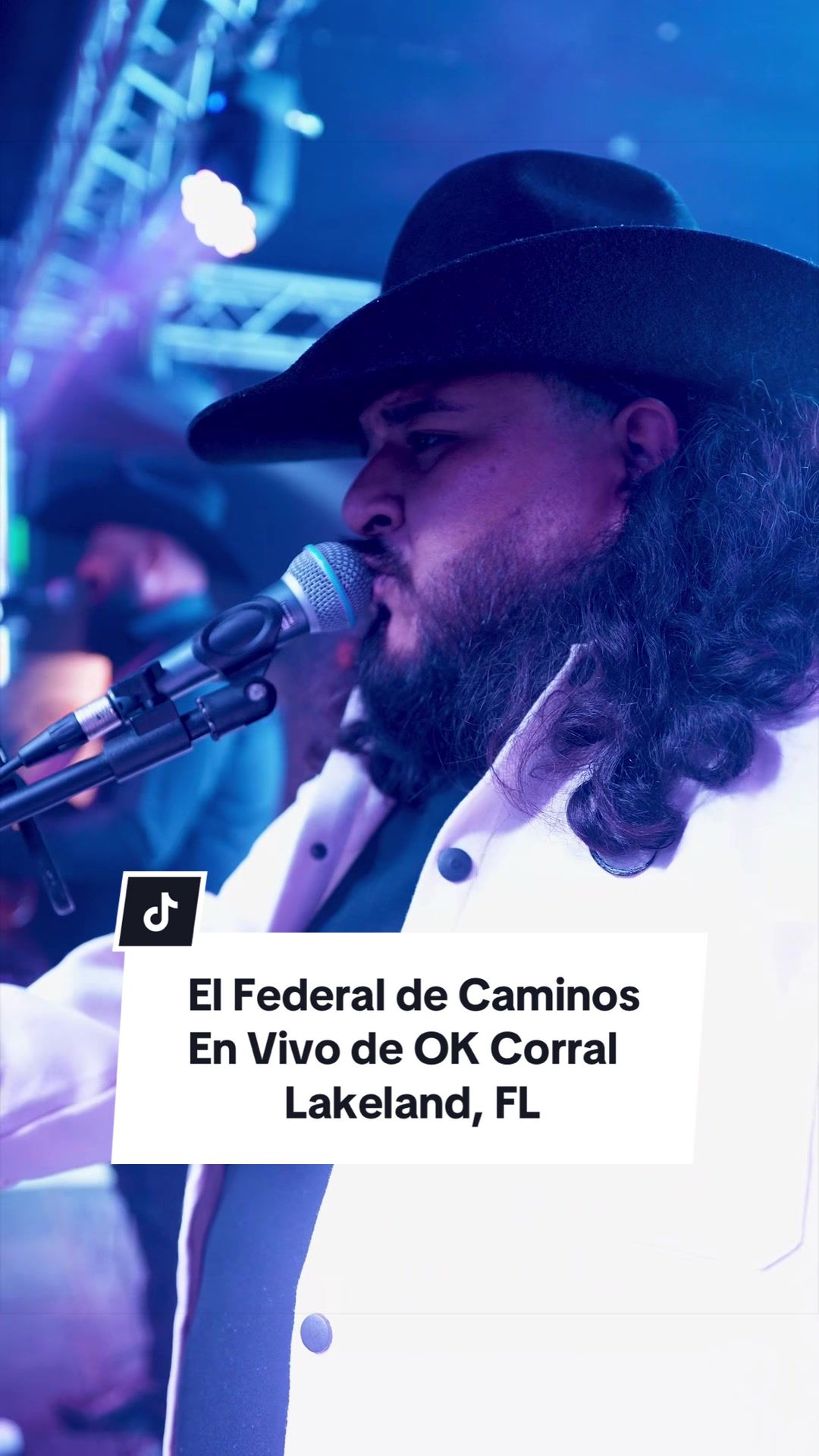 @Checo Velasquez