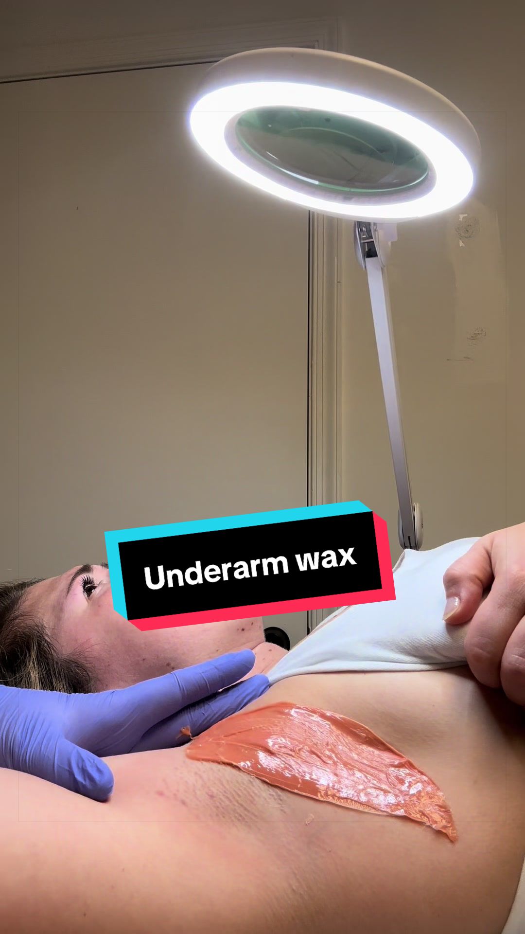 @kristenatthewaxbar