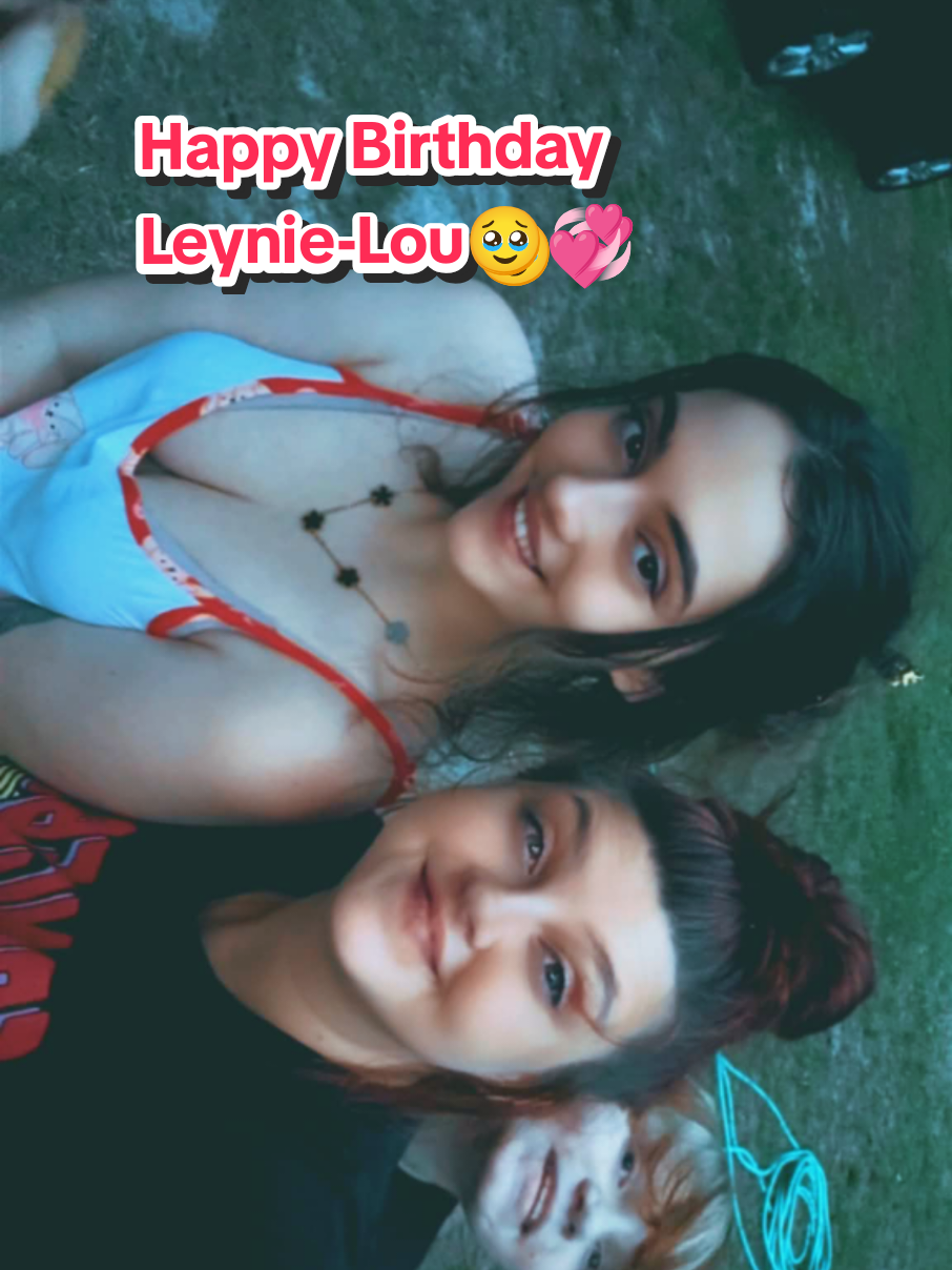 @⚛  🎀  𝐿𝒶𝓊𝓇𝒶 𝐻.  🎀  ⚛🐝