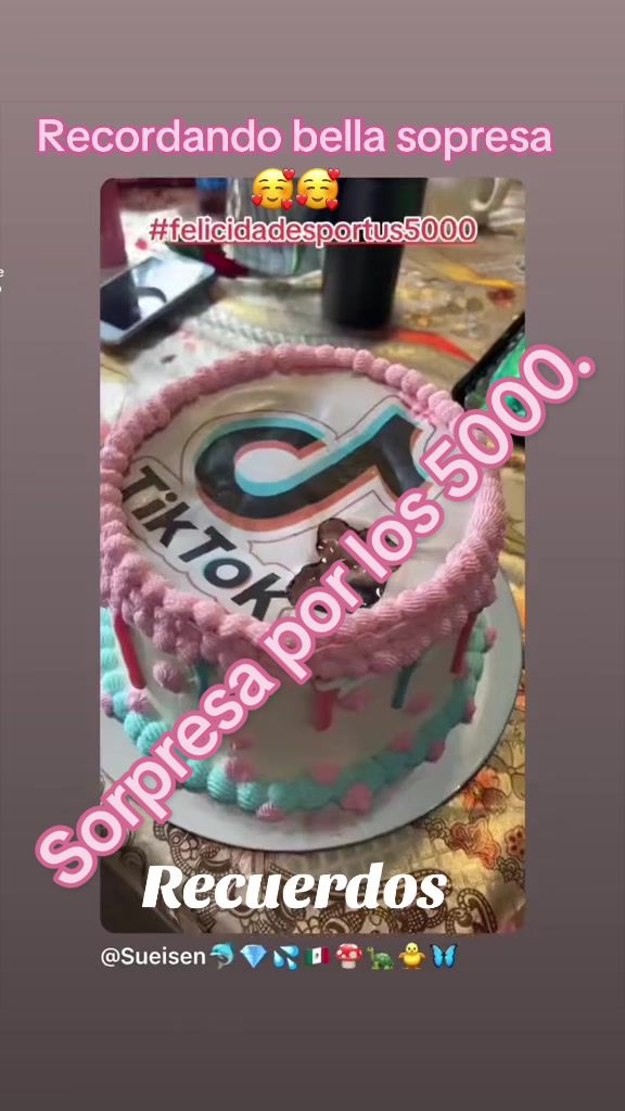@CHISPITA 💦💦👑👭🌻💄