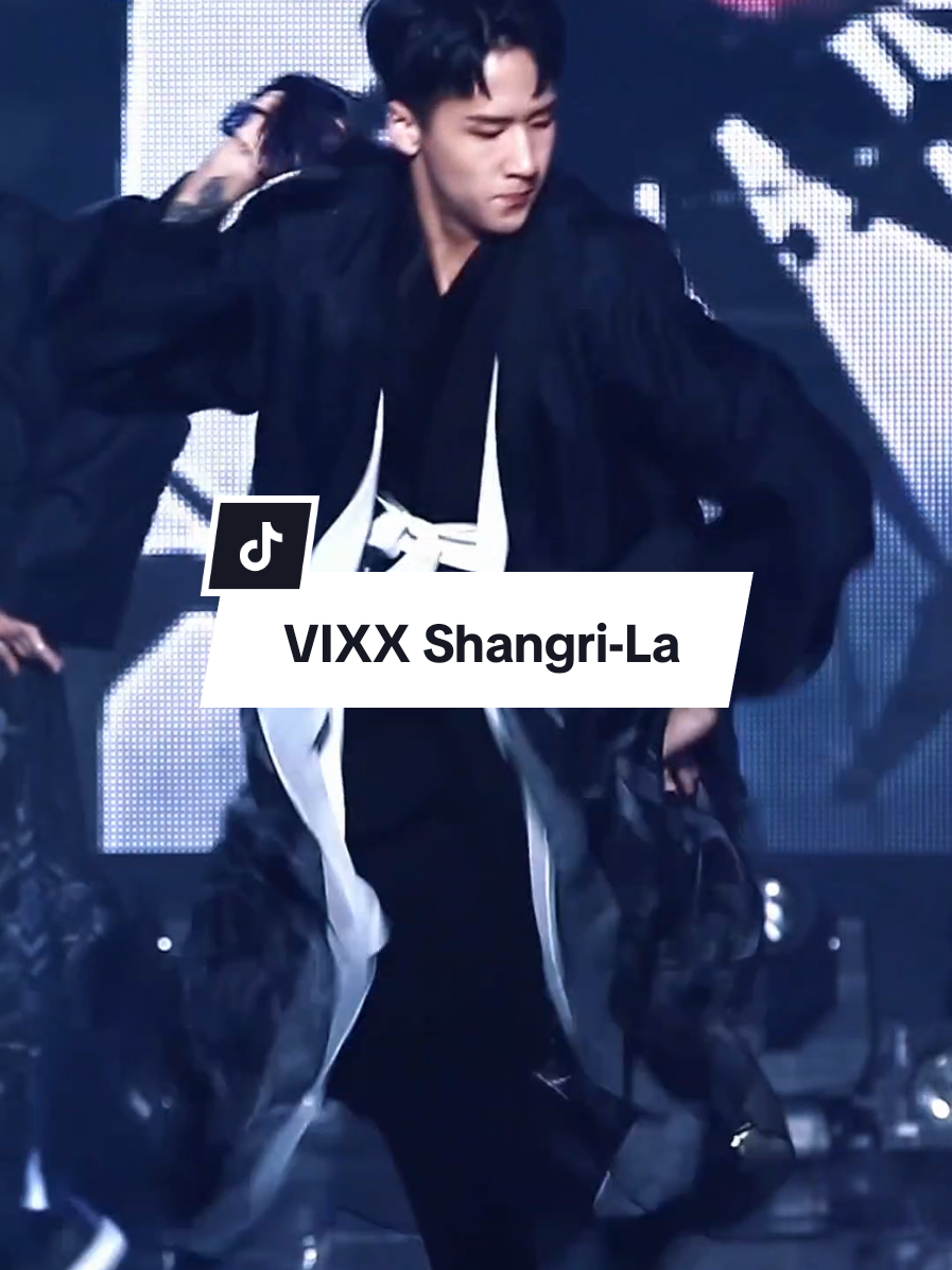 @CaroVIXX | a fan account