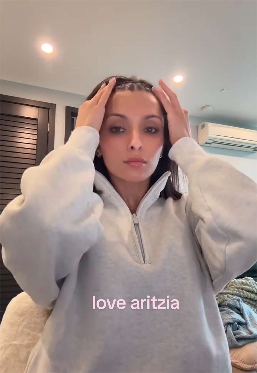 @🙎🏻&zwj;♀️