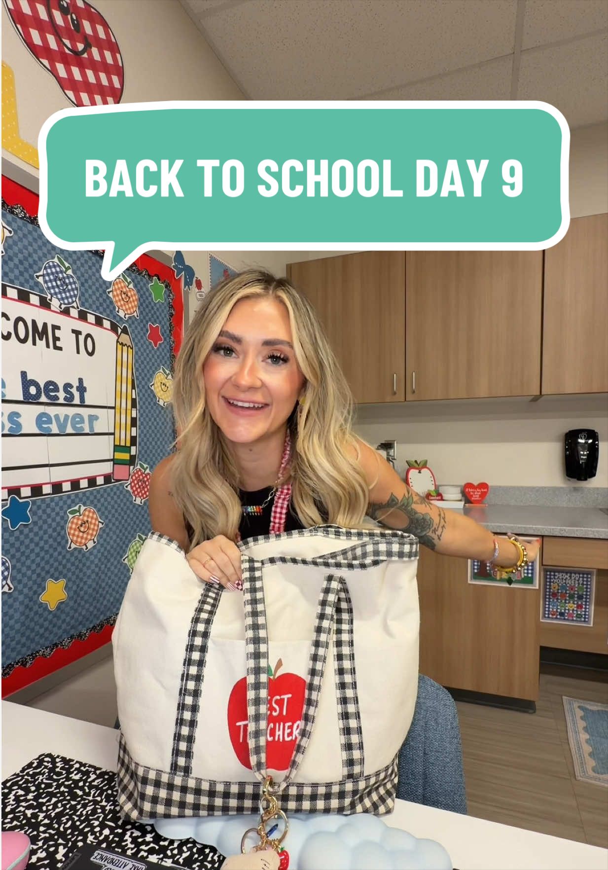 @Hales | boy mom | Teacher