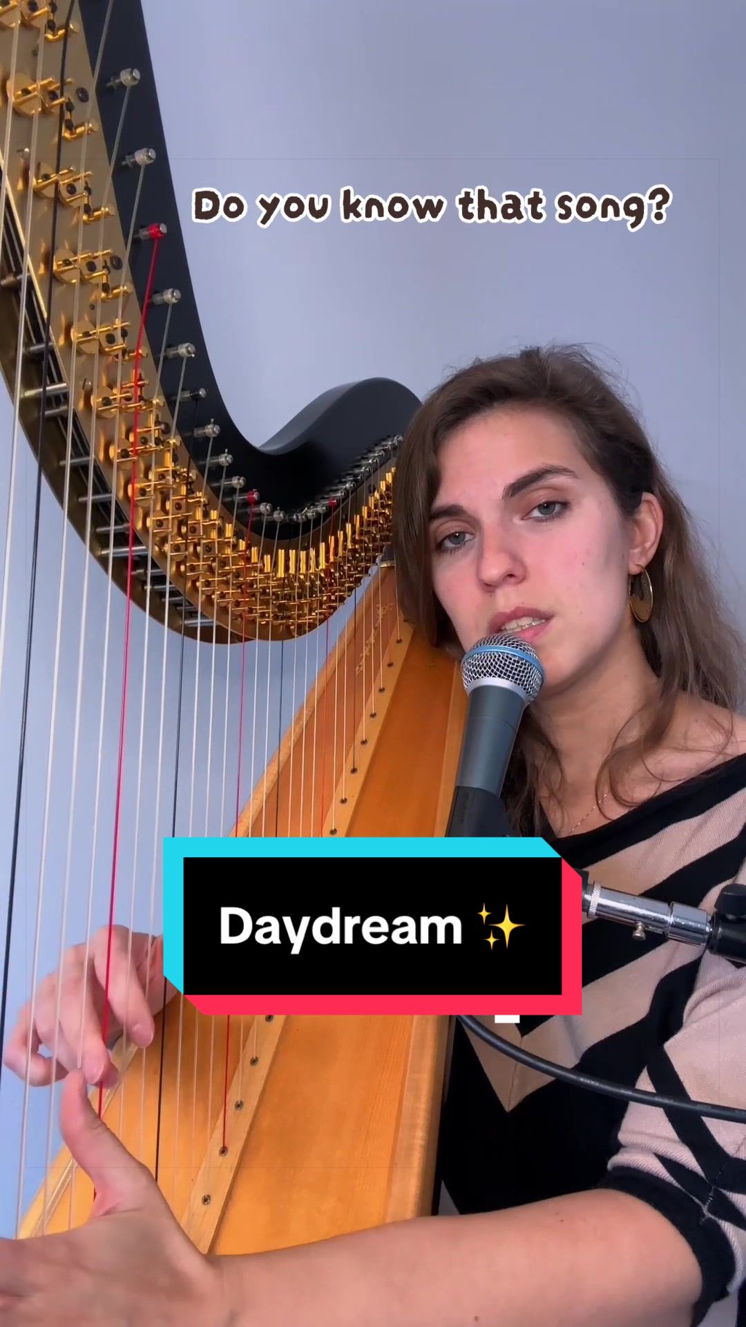 @Pia Salvia 🩵 Pia Harpist