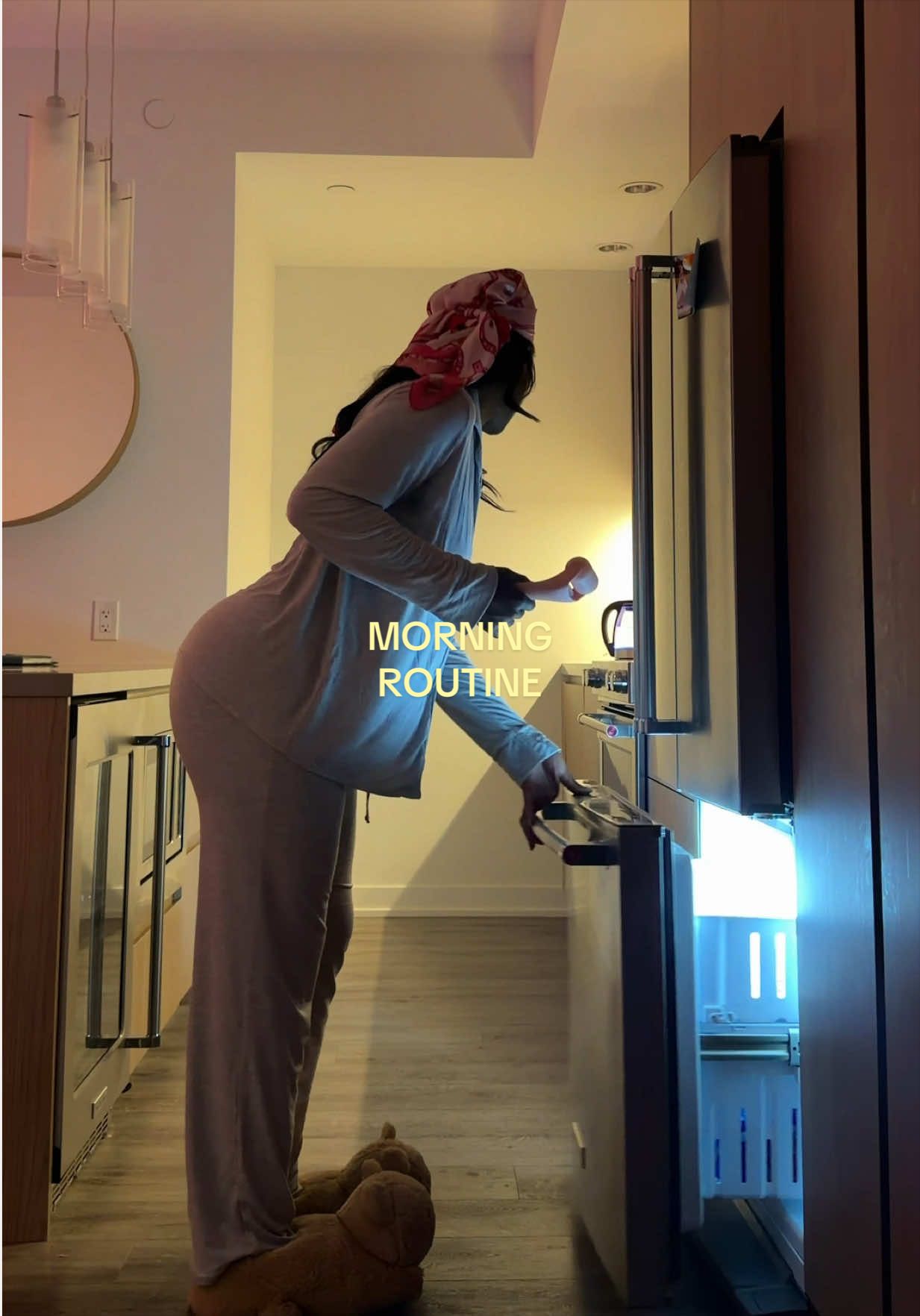 @mo