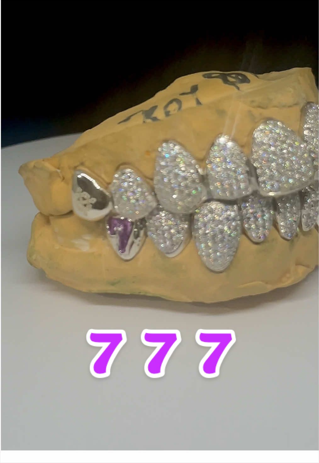 @AMAZING GRILLZ
