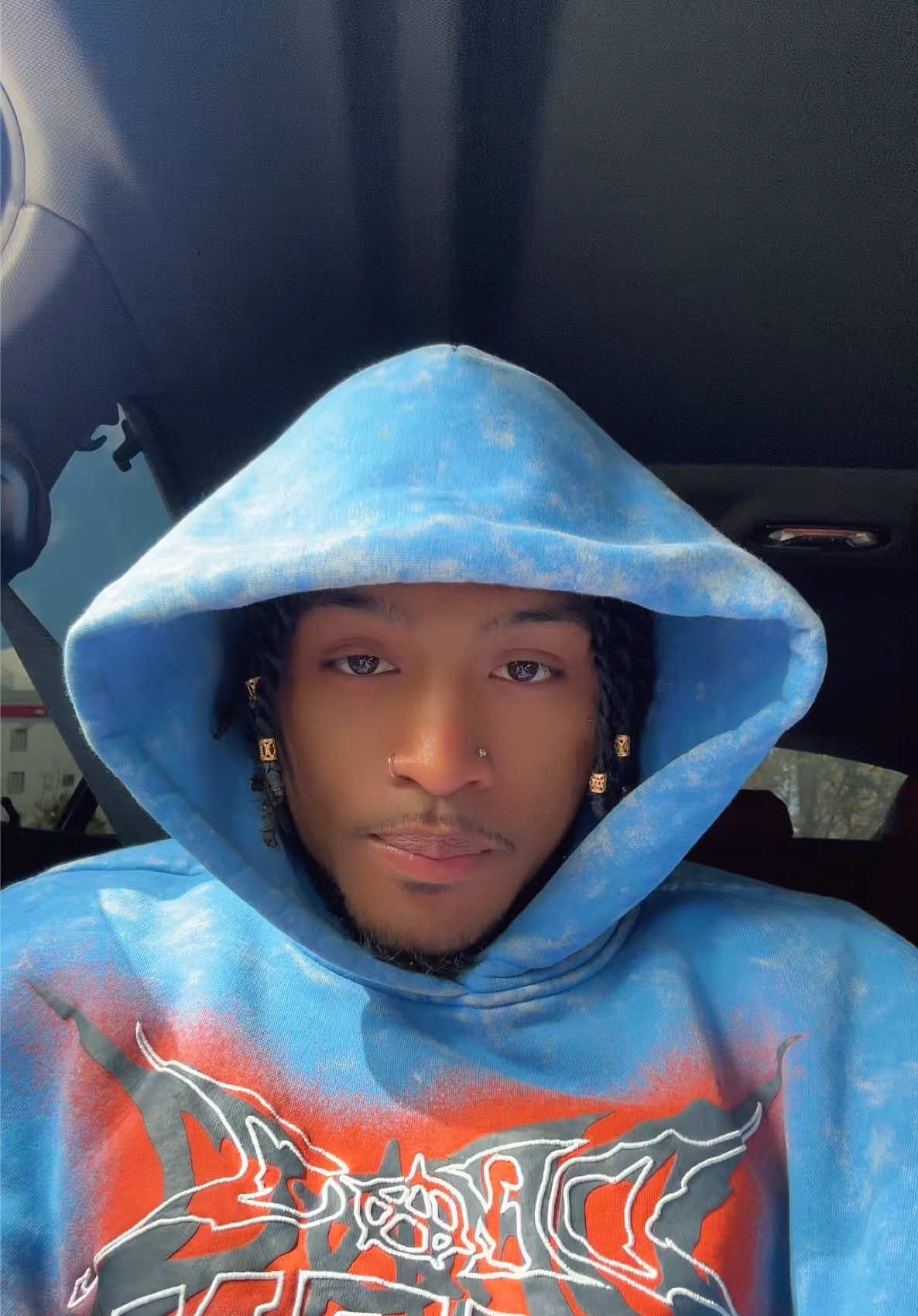 @⚡️ des_spence on IG ⚡️