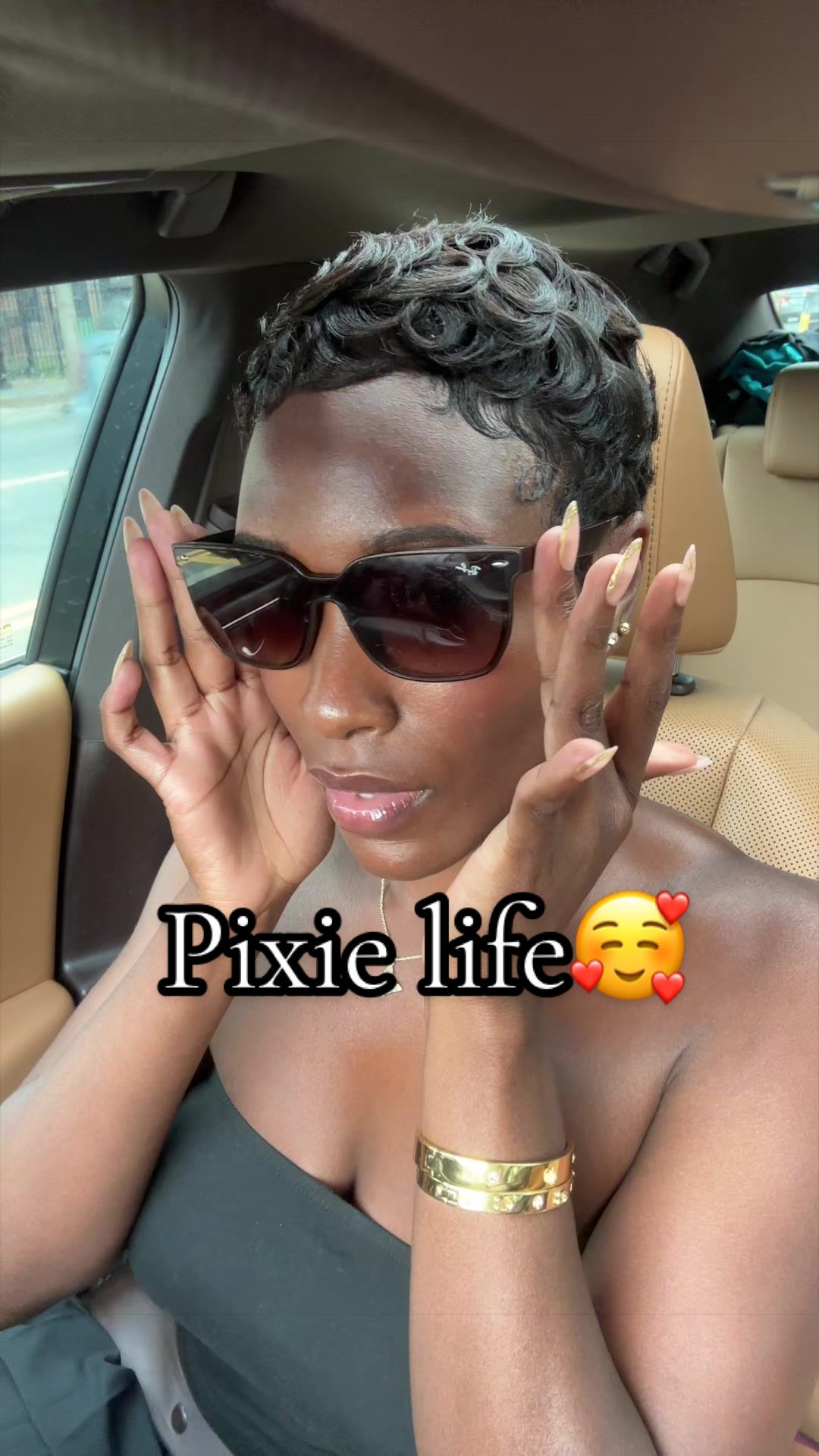 @divine_momo