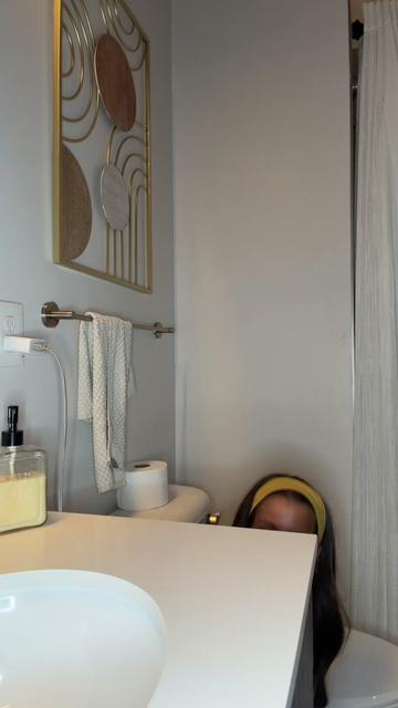 @Ladyintgebathroom