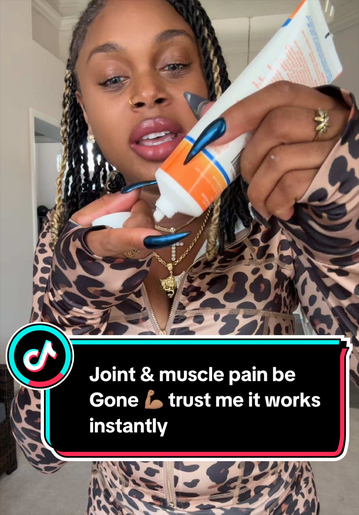 @🎭&trade;️$G🎭mrsmaskedsplashgoddes