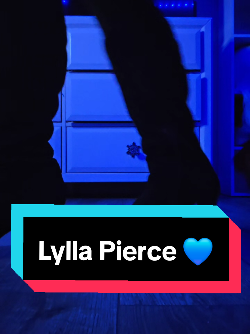 @💙Sarah Longoria💙